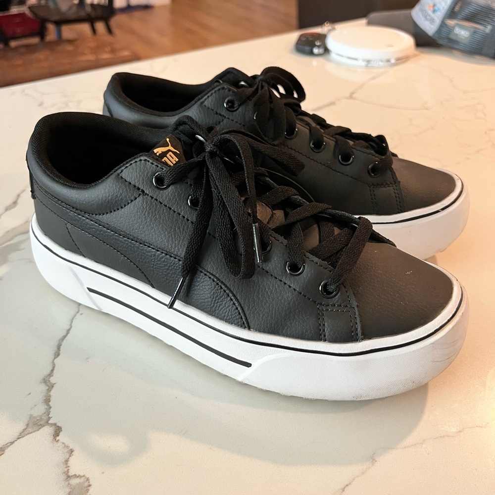 Puma Kaia platform sneaker, size 9 women’s.